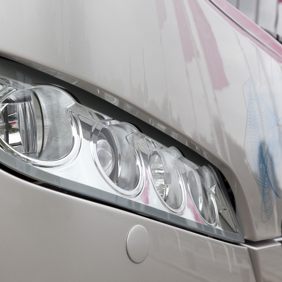NEOPLAN BUS